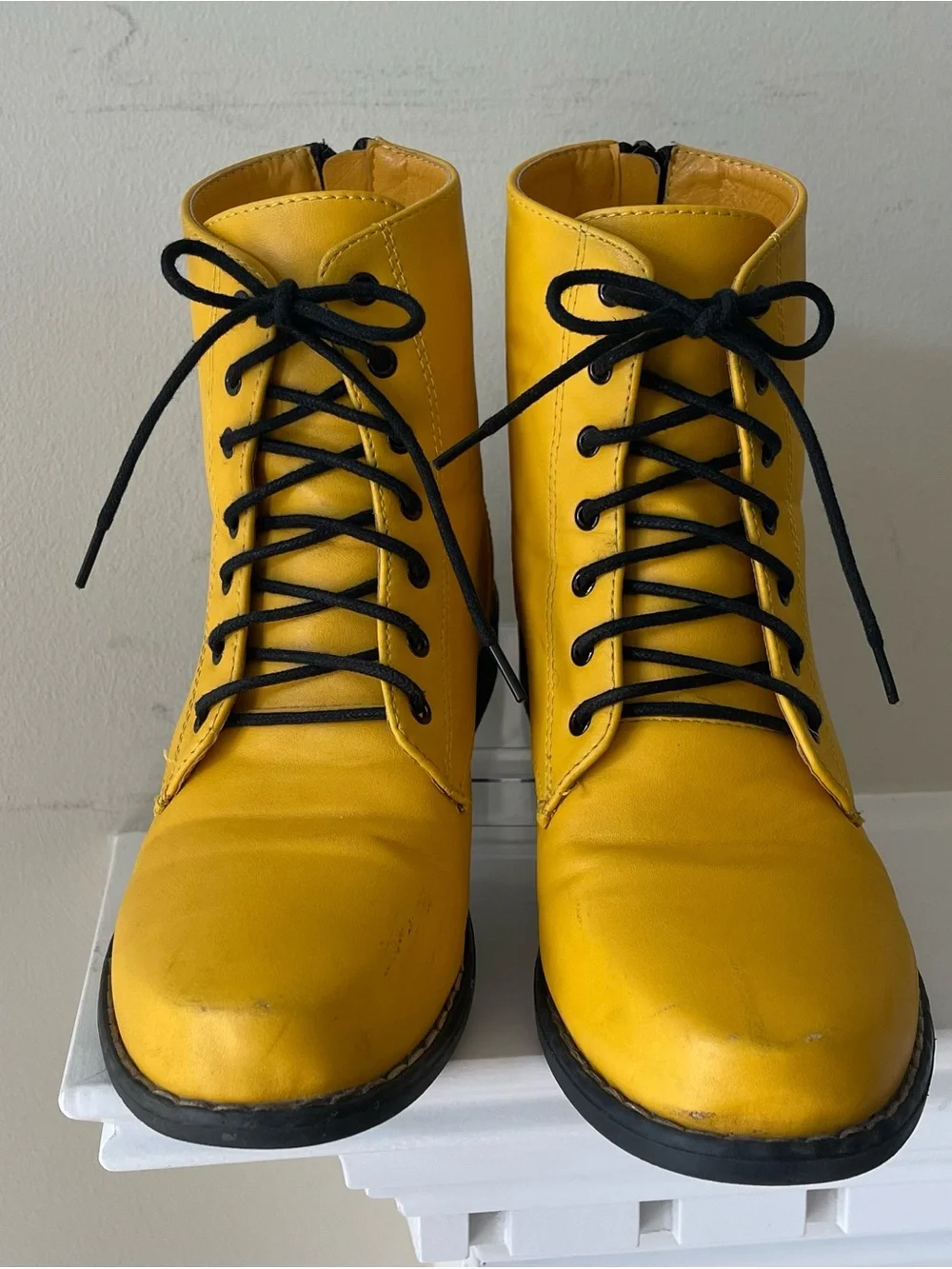 Harper Women’s Yellow Lace-Up Ankle Boots - Classic Urban Style EUC Size 7.5